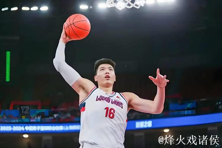 CBA-奎因30+6+9焦泊乔6中6 广东力克深圳 CBA-奎因30+6+9焦泊乔6中6 广东力克深圳